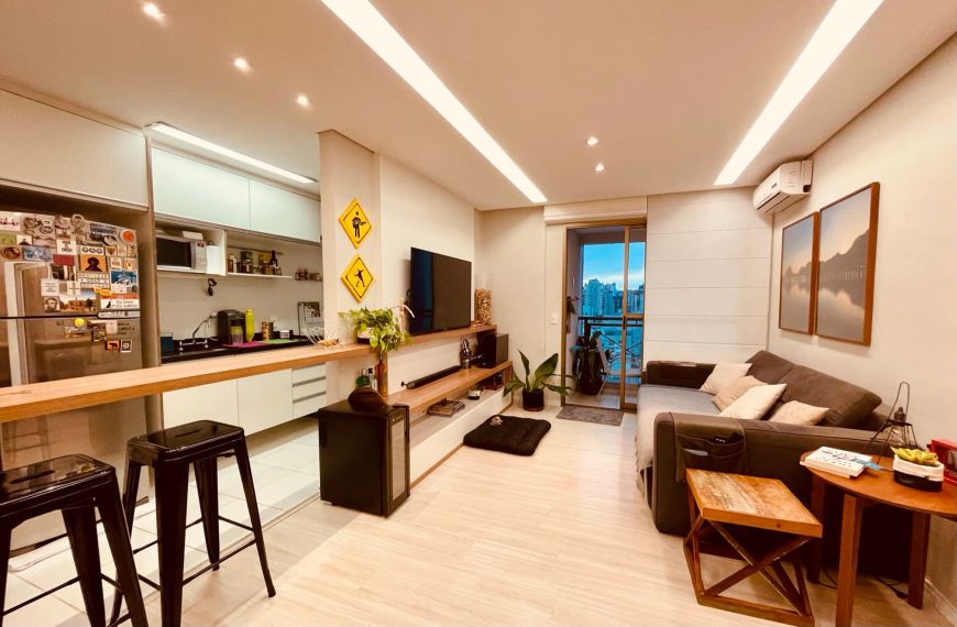 Imóvel para venda possui 69 metros quadrados com 2 quartos em Bigorrilho - Curitiba - PR
