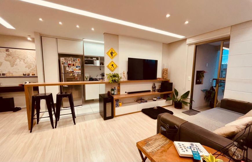 Imóvel para venda possui 69 metros quadrados com 2 quartos em Bigorrilho - Curitiba - PR