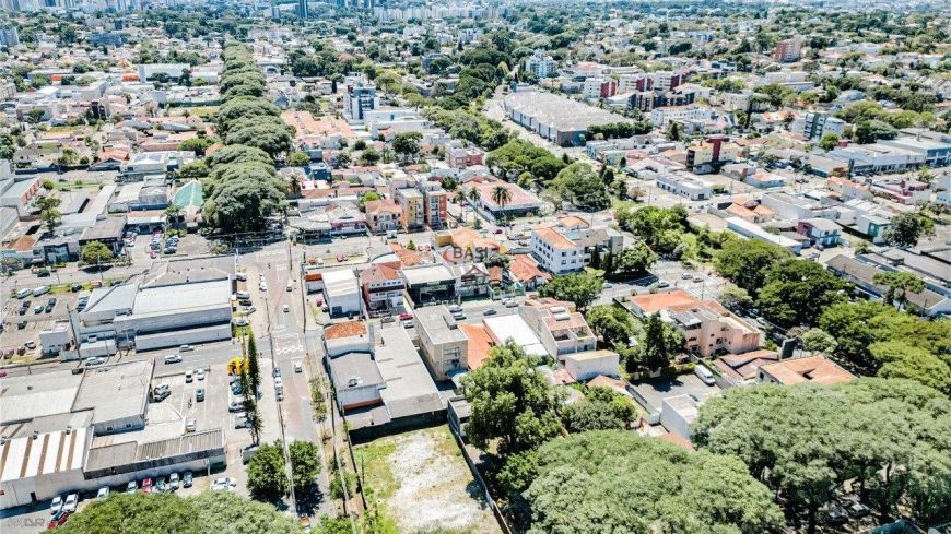 EXCELENTE TERRENO COMERCIAL NA RUA MARECHAL DEODORO, NO ALTO DA XV