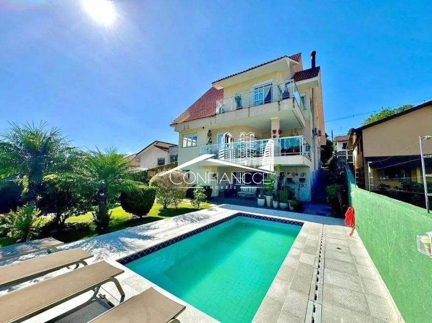 Casa com 4 quartos à venda - Vista Alegre, Curitiba, PR | Confiancce Imóveis