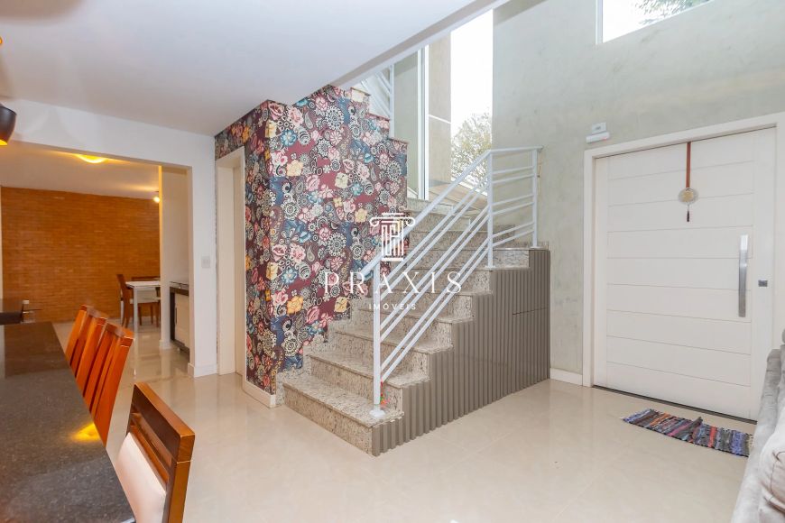 Sobrado duplex a venda,3 quartos,3 vagas de garagem, São Lourenço Curitiba-PR.