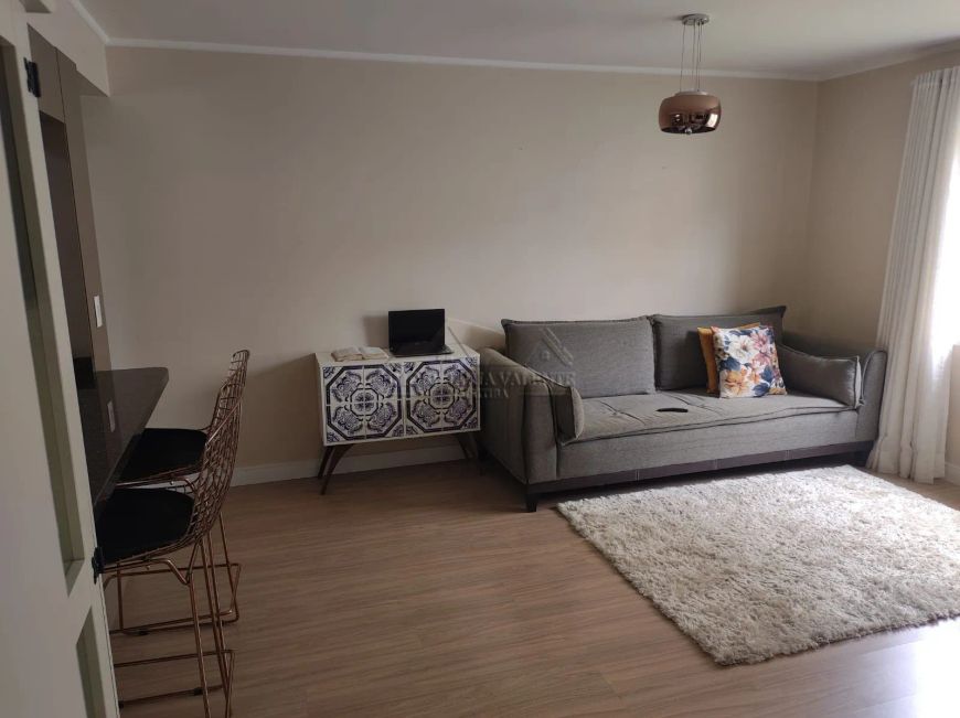 Apartamento reformado localizado no bairro Campina do Siqueira, com 2 dormitórios - 59m2
