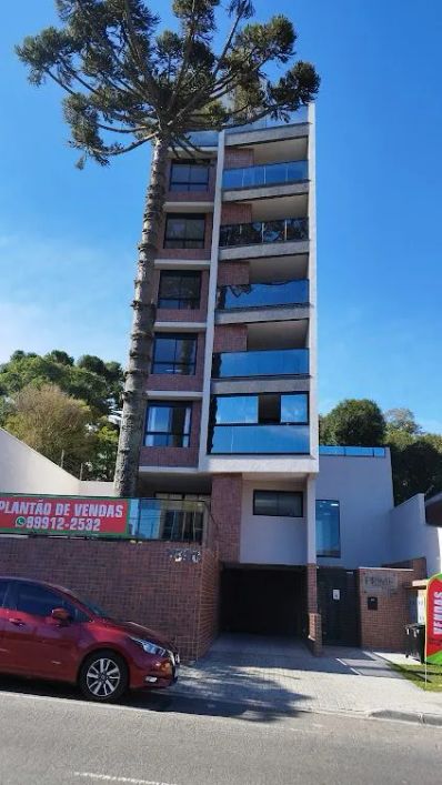 Imóvel para venda possui 147 metros quadrados com 3 quartos em Bacacheri - Curitiba - PR