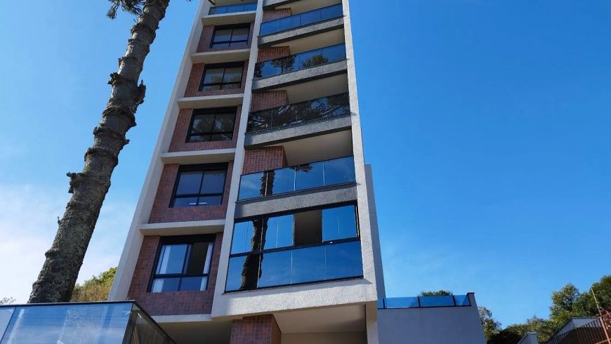 Imóvel para venda possui 147 metros quadrados com 3 quartos em Bacacheri - Curitiba - PR