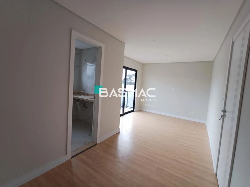 SOBRADO EM CONDOMÍNIO com 3 dormitórios à venda com 126m² por R$ 750.000,00 no bairro Boqueirão - CU