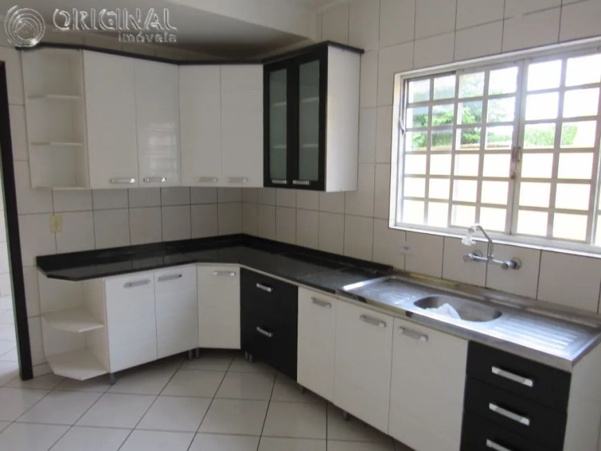 SOBRADO PARA VENDA COM 3 DORMITORIOS SENDO 1 SUÍTE.