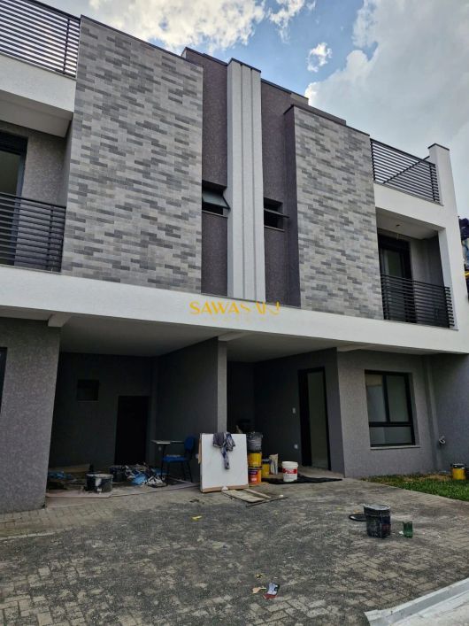 Sobrado à venda no bairro Uberaba - Curitiba/PR
