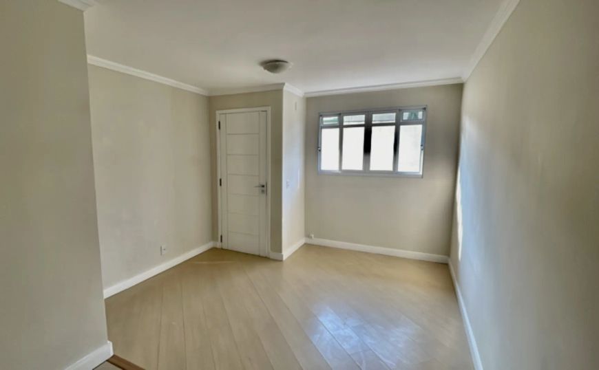 Sobrado com 3 quartos à venda por R$ 710000.00, 236.00 m2 - CAPAO RASO - CURITIBA/PR