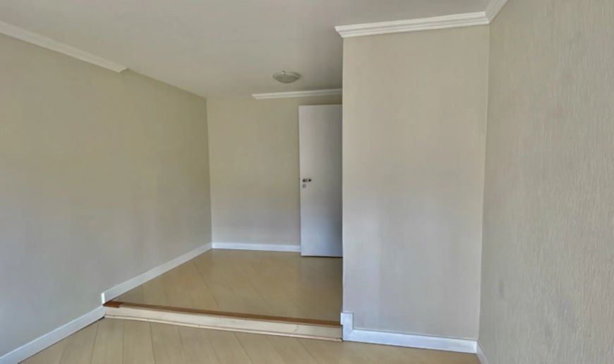Sobrado com 3 quartos à venda por R$ 710000.00, 236.00 m2 - CAPAO RASO - CURITIBA/PR