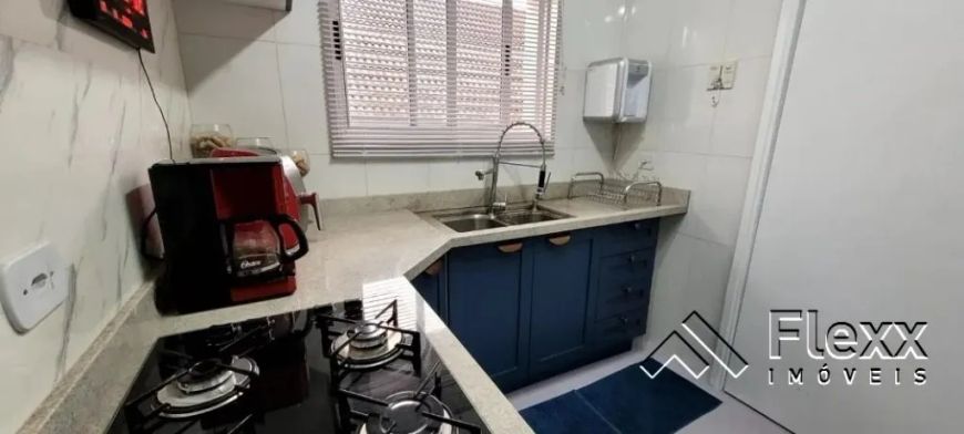 Sobrado com 3 dormitórios à venda, 141 m² por R$ 689.000 - Santa Cândida - Curitiba/PR