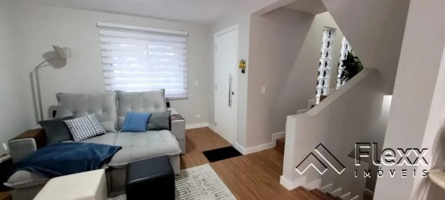 Sobrado com 3 dormitórios à venda, 141 m² por R$ 689.000 - Santa Cândida - Curitiba/PR