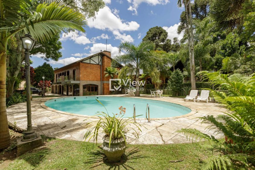Seu Novo Lar: Excelente Casa em Condomínio com 4.127m² de terreno à Venda!