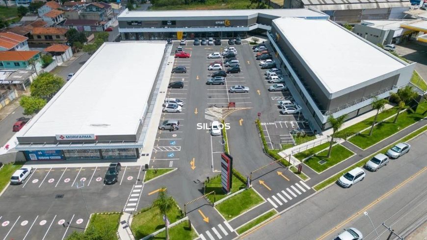 Loja 05 com 93,00 m² para alugar no Centro Comercial Vila Lamu no Novo Mundo