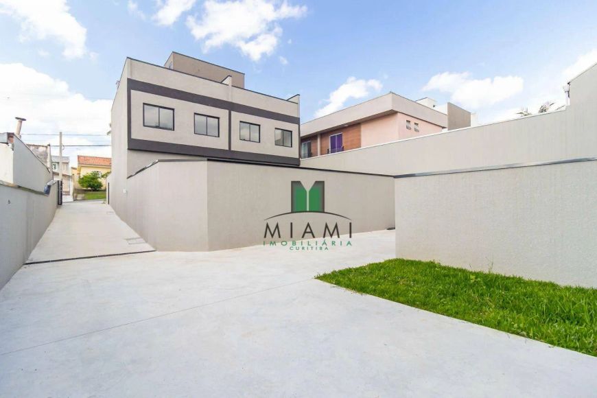 Sobrado Interno com 3 dormitórios à venda, 145 m² por R$ 652.000 - Xaxim - Curitiba/PR