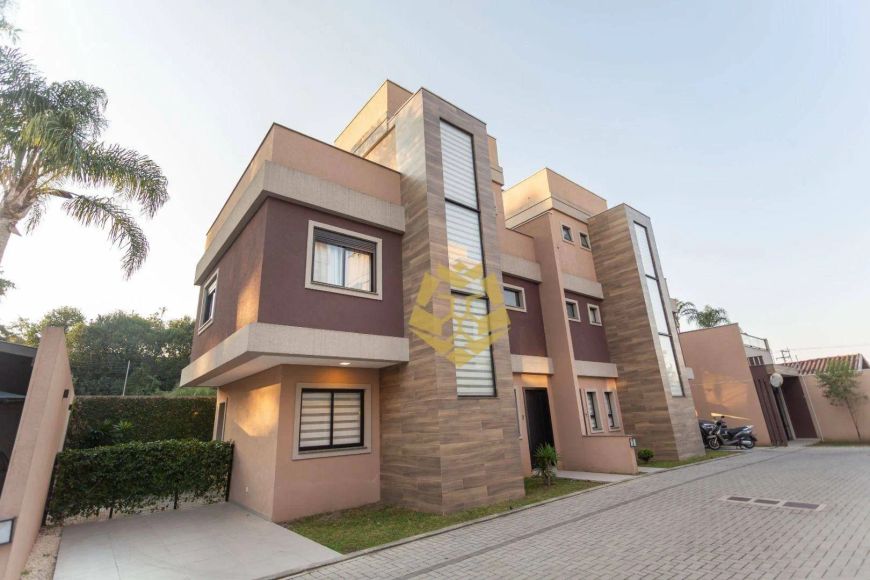 Casa de 3 dormitórios de 128m² com Móveis Planejados à venda por R$ 1.090.000 - Uberaba - Curitiba/P
