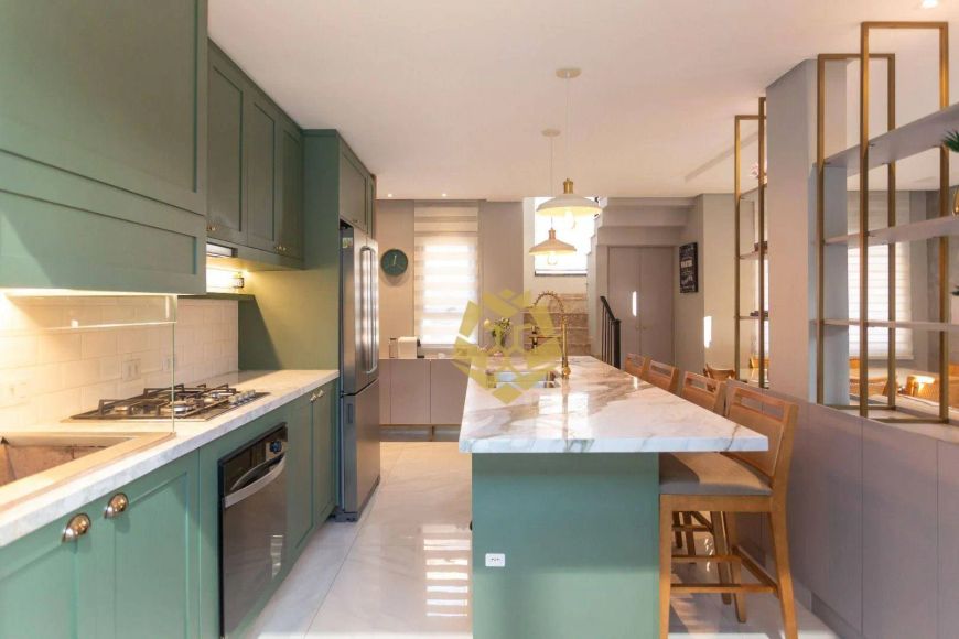 Casa de 3 dormitórios de 128m² com Móveis Planejados à venda por R$ 1.090.000 - Uberaba - Curitiba/P