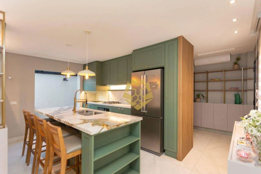 Casa de 3 dormitórios de 128m² com Móveis Planejados à venda por R$ 1.090.000 - Uberaba - Curitiba/P