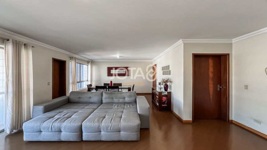 APARTAMENTO DE 3 QUARTOS NO REBOUÇAS Apartamento de 3 quartos no Rebouças - J8