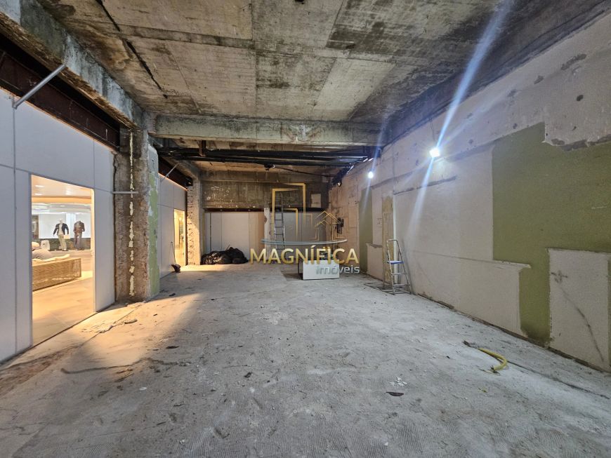 Loja/Ponto Comercial - Água VerdeQue tal instalar sua empresa em um magnífico imóvel em um ótimo bai
