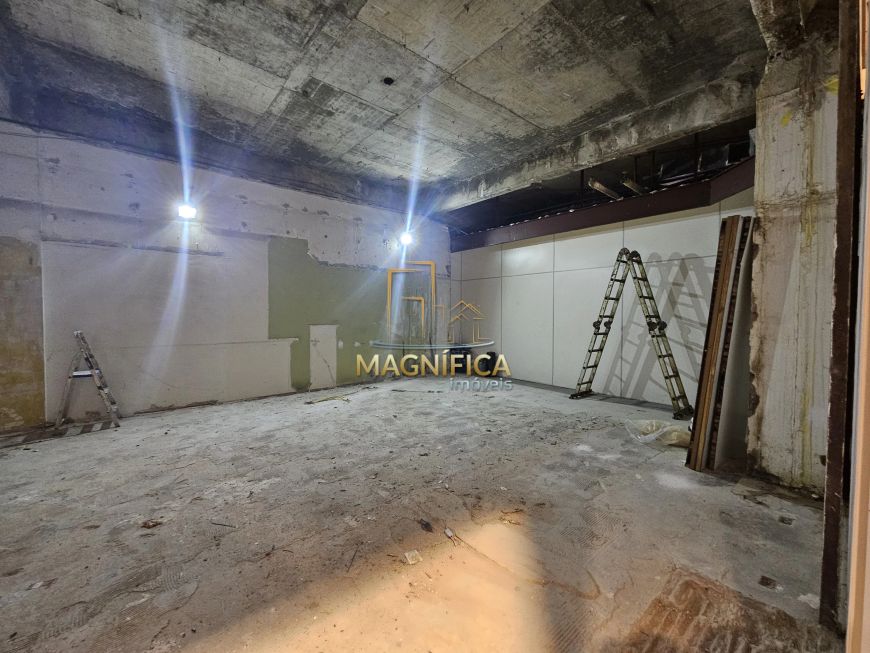 Loja/Ponto Comercial - Água VerdeQue tal instalar sua empresa em um magnífico imóvel em um ótimo bai