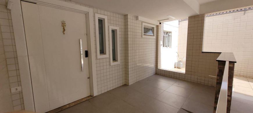 Sobrado para venda com 189 metros quadrados com 3 quartos em Sítio Cercado - Curitiba - PR