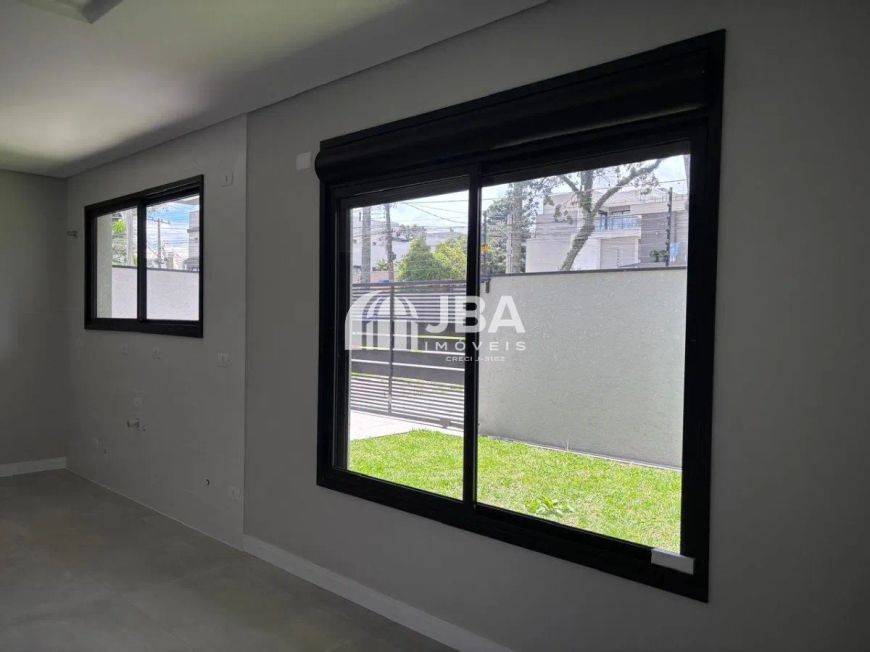 ESQUINA COM FINO ACABAMENTO E PRONTA PARA MORAR