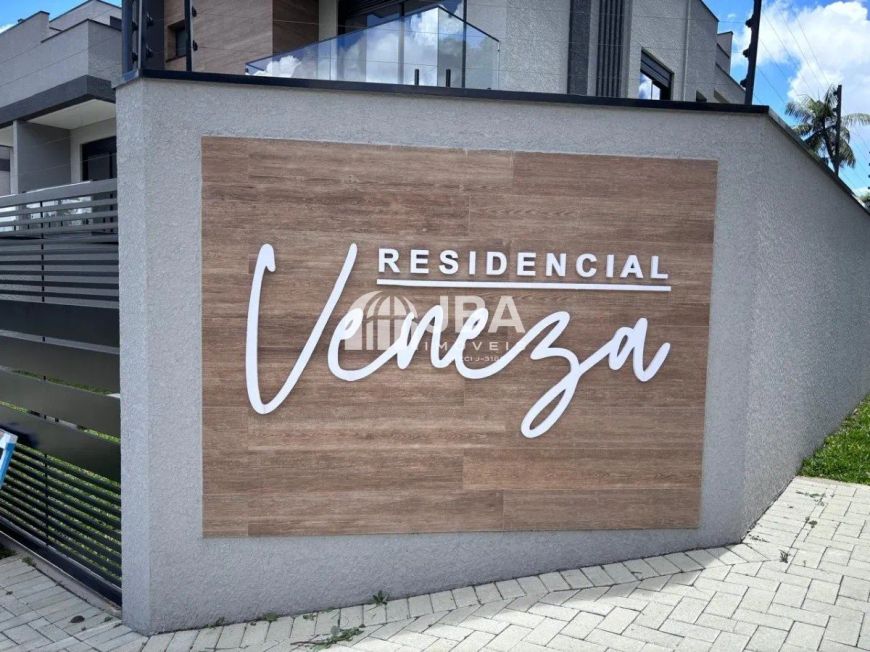 ESQUINA COM FINO ACABAMENTO E PRONTA PARA MORAR