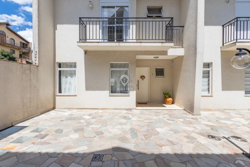 SOBRADO EM CONDOMÍNIO com 3 dormitórios à venda com 241.32m² por R$ 950.000,00 no bairro Santo Ináci