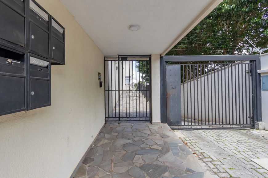 SOBRADO EM CONDOMÍNIO com 3 dormitórios à venda com 241.32m² por R$ 950.000,00 no bairro Santo Ináci