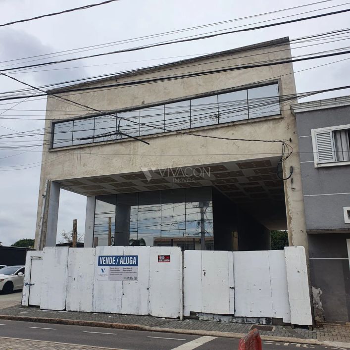 Prédio Comercial Novo com 800m² e 638m² de área construída Entre os terminais do Capão Raso e Pinhei