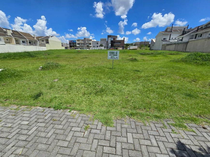 Terreno com 450m² no bairro planejado Neoville.