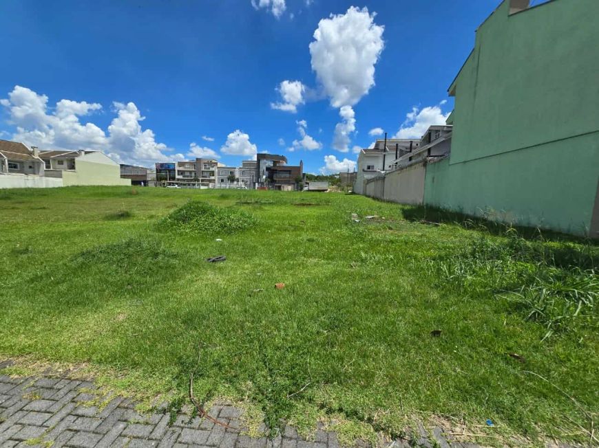 Terreno com 450m² no bairro planejado Neoville.