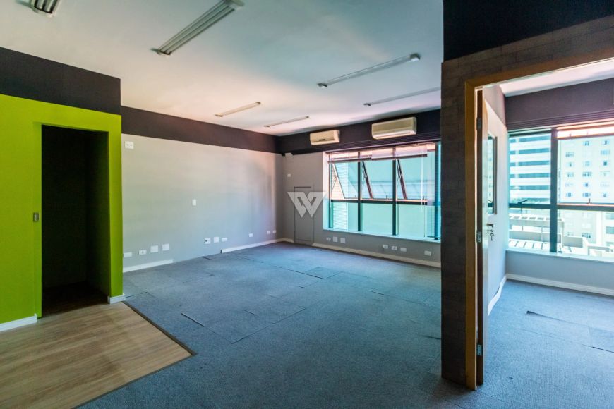 Conjunto Comercial - 1 vaga de garagem - 50m² priv - Centro