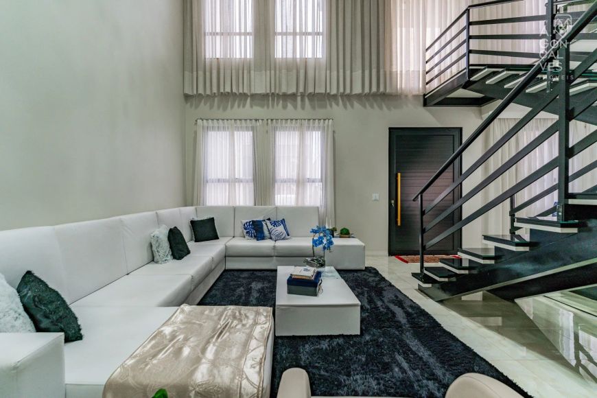 Casa em Condomínio, 04 Suítes, 04 Vagas, Jardim das Américas, Curitiba.