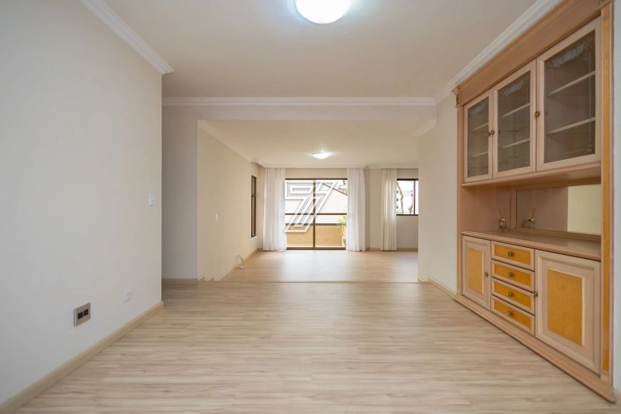 APARTAMENTO 153M² PRIVATIVOS AHÚ - 3 QUARTOS, 1 SUÍTE, 3 BANHEIROS, 2 VAGAS DE GARAGEM