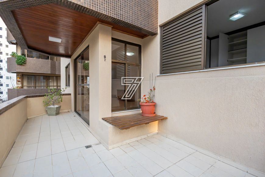 APARTAMENTO 153M² PRIVATIVOS AHÚ - 3 QUARTOS, 1 SUÍTE, 3 BANHEIROS, 2 VAGAS DE GARAGEM