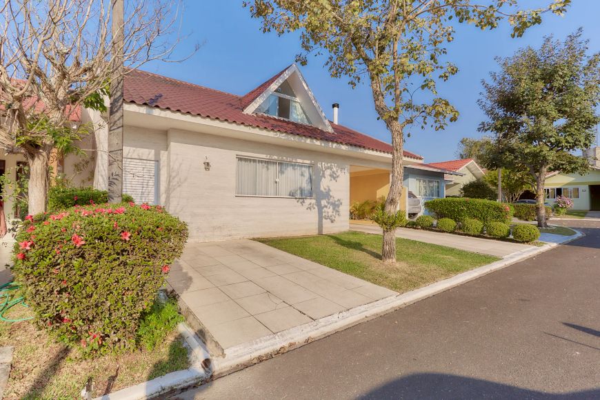 CASA TÉRREA EM CONDOMINIO - BAIRRO SÃO BRAZ - Curitiba - PR