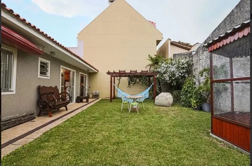 Casa Santa Felicidade com quintal