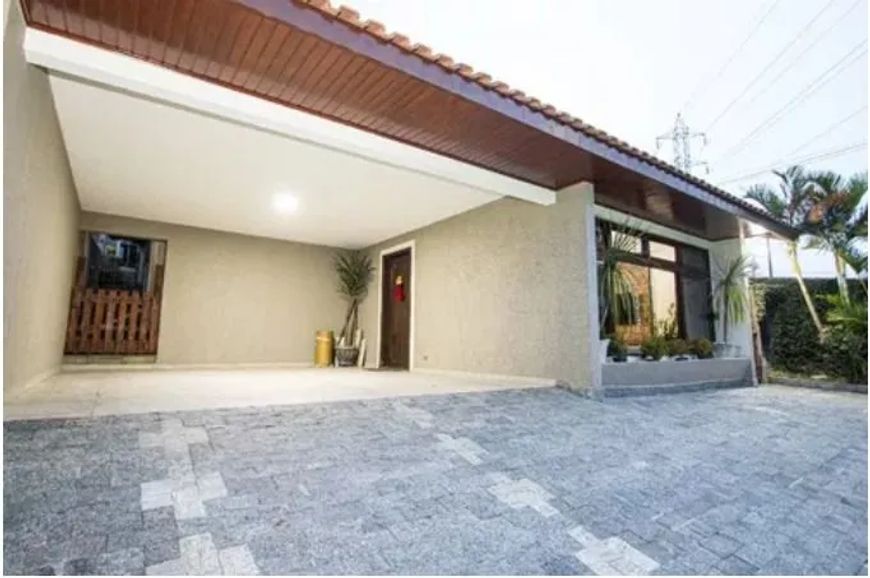 Casa Santa Felicidade com quintal