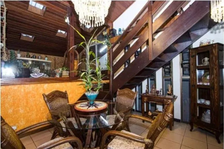 Casa Santa Felicidade com quintal