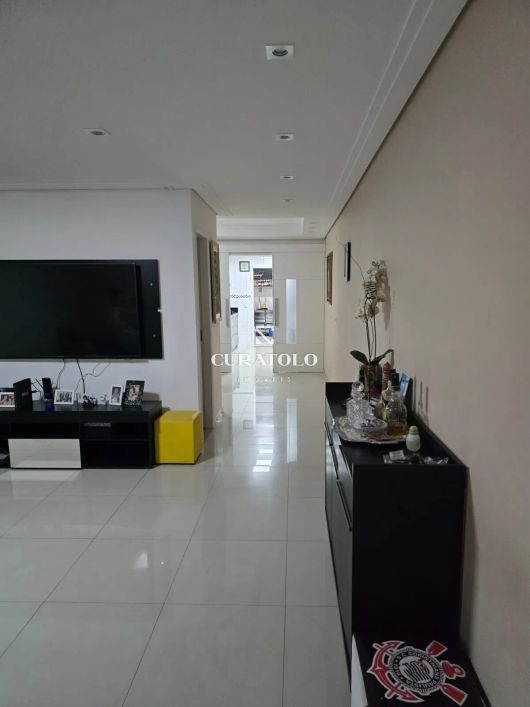 Conheça este lindo sobrado à venda na Chácara Belenzinho. Com 3 quartos, 2 vagas e área gourmet com