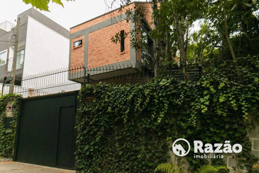 CASA 2 QUARTOS NO BARREIRINHA