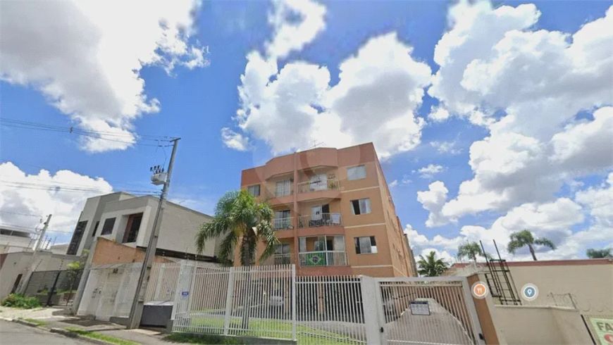 Imóvel para venda possui 63 metros quadrados com 3 quartos em Novo Mundo - Curitiba - PR