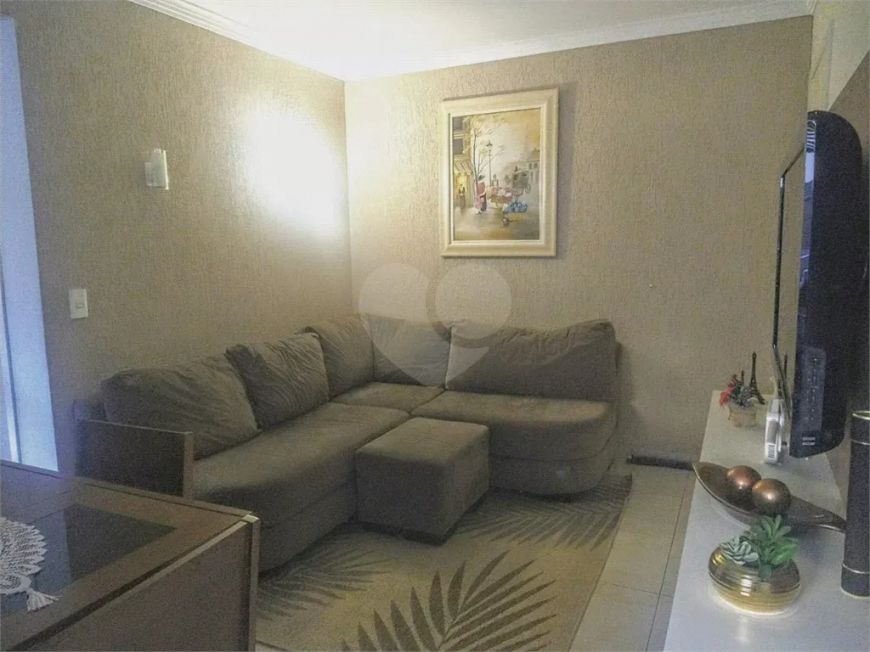 Imóvel para venda possui 63 metros quadrados com 3 quartos em Novo Mundo - Curitiba - PR