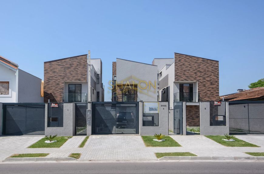 TRIPLEX 3 QUARTOS COM SUITE NO BOQUEIRÃO