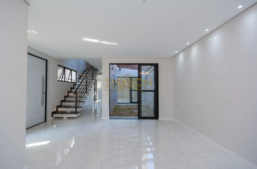 TRIPLEX 3 QUARTOS COM SUITE NO BOQUEIRÃO