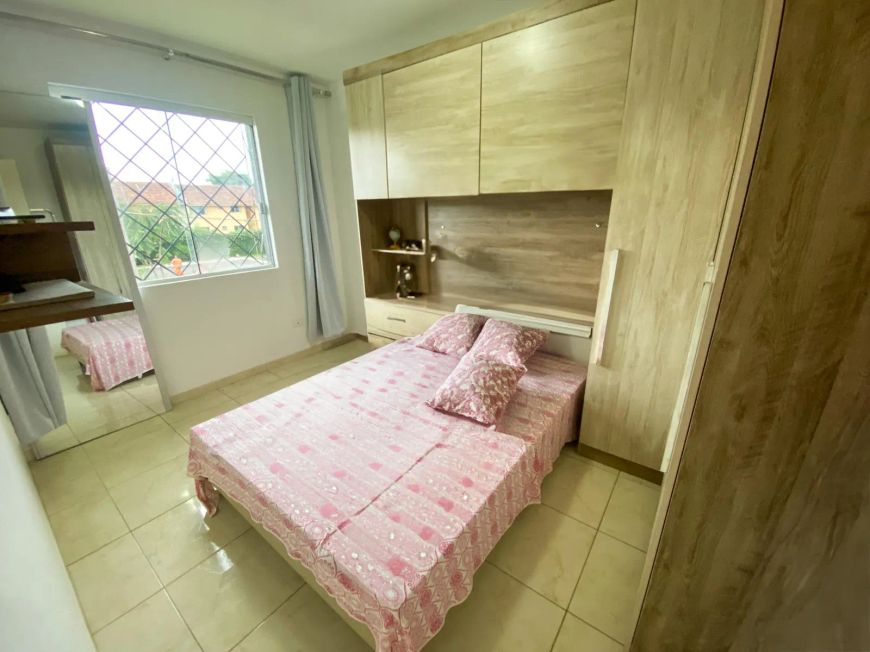 SOBRADO COM TERRENO AMPLO