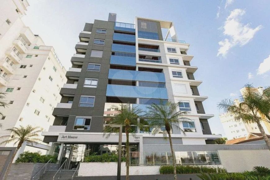 Imóvel para venda possui 457 metros quadrados com 4 quartos em Ahú - Curitiba - PR