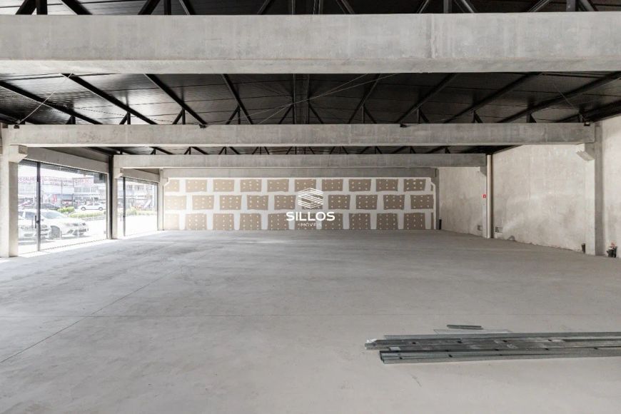Loja 04 com 93,00 m² para alugar no Centro Comercial Vila Lamu no Novo Mundo