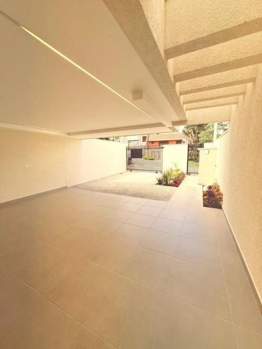 Sobrado para venda tem 191 metros quadrados com 3 quartos em Pilarzinho - Curitiba - PR
